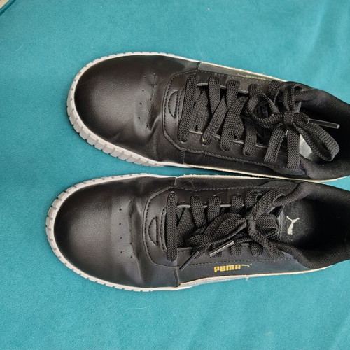 Puma Carina 2.0 sneakers size 39 like new, black