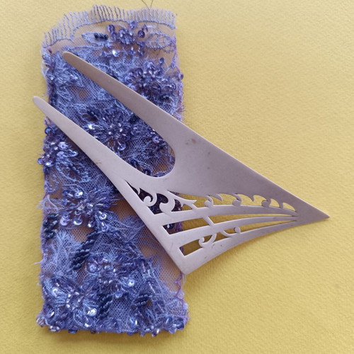 Handmade Hair Fork Tartarooga like new with purple lace case