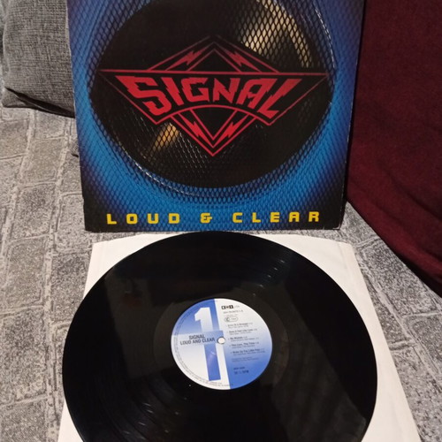Signal Loud & Clear vinyl record like new, rock