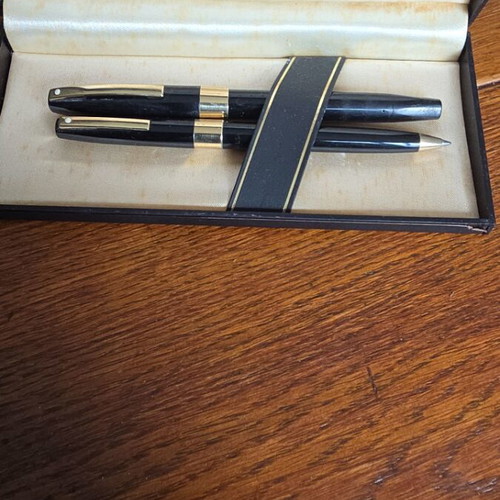 Sheaffer vintage fountain pen and ballpoint set used