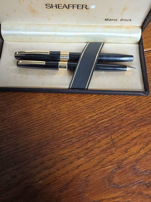 Sheaffer vintage fountain pen and ballpoint set used