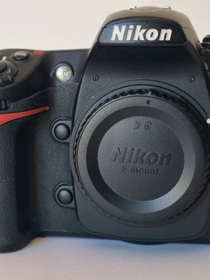Nikon D300 μεταχειρισμένη σε άριστη κατάσταση με φακό Tamron 70-210mm