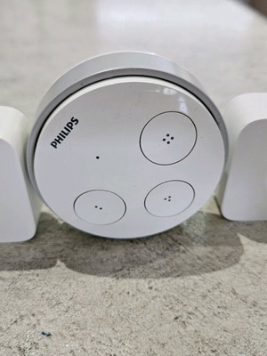 Hue motion sensors and tap switch like new, compatible with Alexa and Google Home