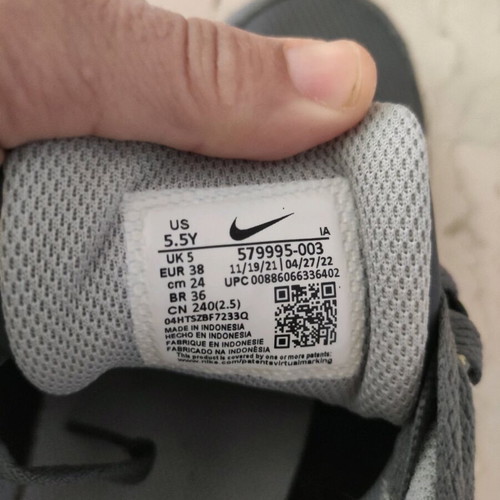 Nike Air Max Ivo GS like new, gray, size 38