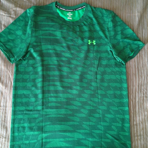 Under Armour Seamless Ripple Short-Sleeve T-Shirt Men size M like new, green
