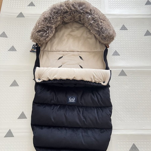 La Millou Footmuff like new with waterproof lining and removable fur hood
