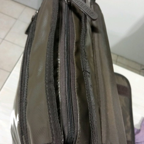 CAT messenger bag new, very durable material