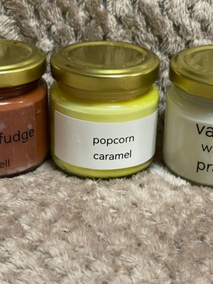 Aromatic candle set like new, caramel popcorn, vanilla chocolate