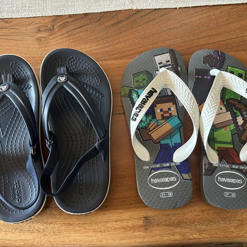 Havaianas Minecraft kids flip-flops and Crocs dark blue sandals size 27-28