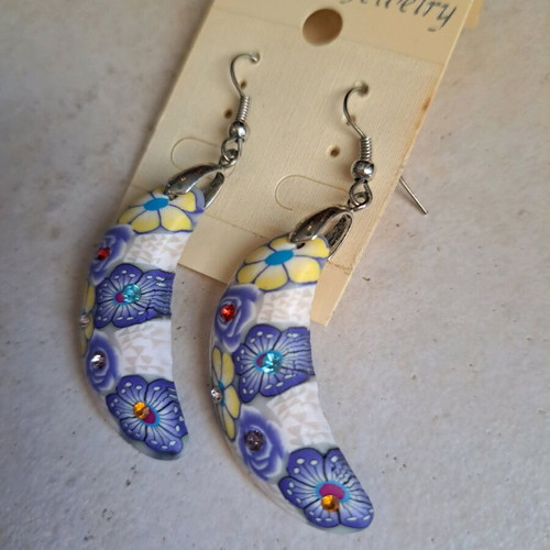 Multicolored crescent moon earrings with stones new
