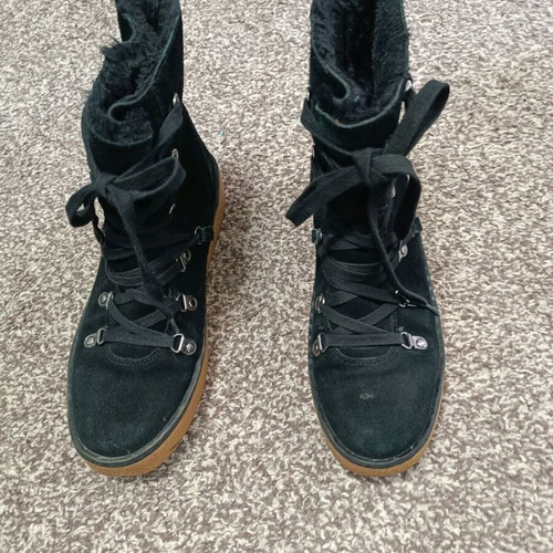 Zara hiking boots with fur like new, size 39, black