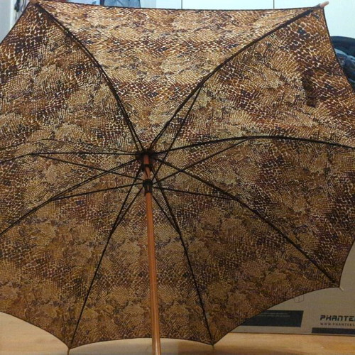 Wooden umbrella used, diameter 92 inches, length 77 inches