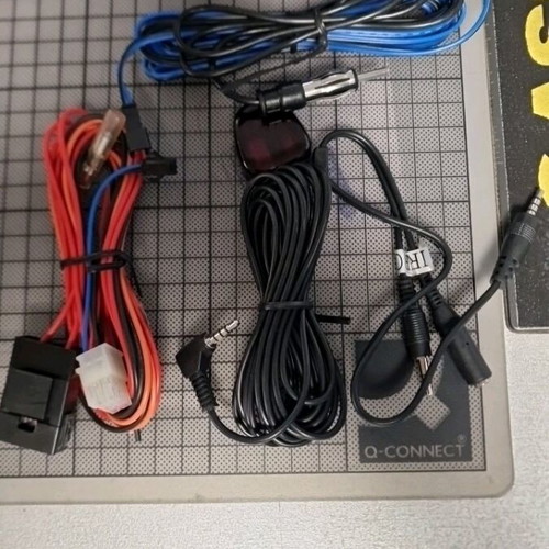Audiomedia AMV232T Car TV Receiver like new, missing remote