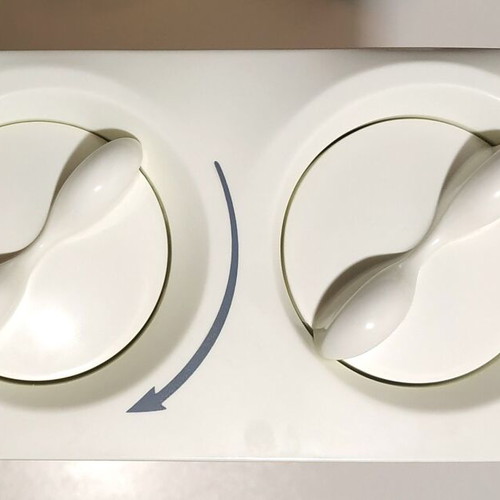 Samsung refrigerator ice tray like new