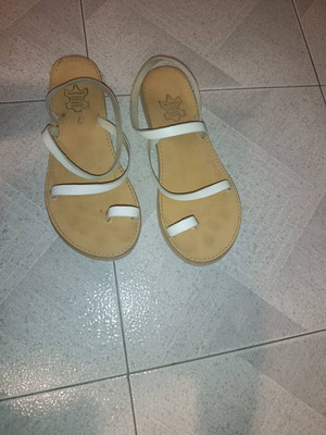 White sandals like new, size 37, flat style