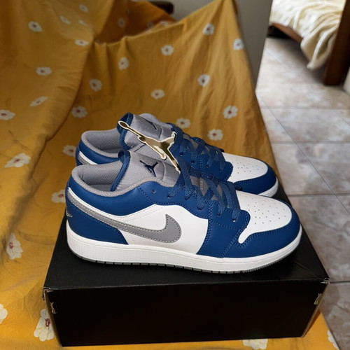 Jordan 1 Low sneakers new, size 40, blue