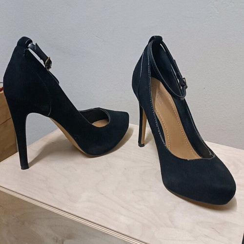 Mary Jane black high-heeled shoes like new, size 39