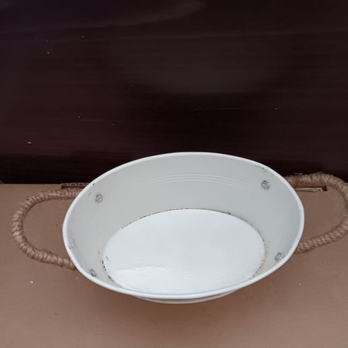 Sponge Holder used, bathtub shape
