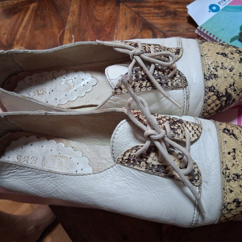 Women's leather flat shoes size 38 used, beige and brown