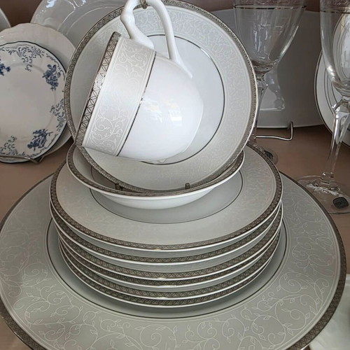 Bohemia Porcelain Dinnerware Set 20 Pieces 613 Platinum New