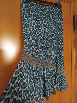 Blue leopard midi skirt like new with muslin and lace