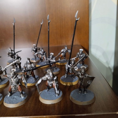 Lord of the Rings Games Workshop miniatures like new, pack of 21