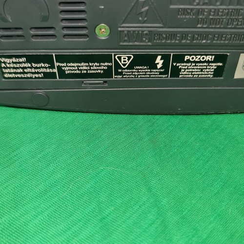 Phillips AE 2160 radio like new with good sound and battery operation