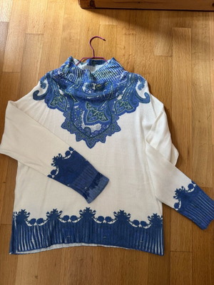 Toi&Moi thin sweater like new with relaxed fit