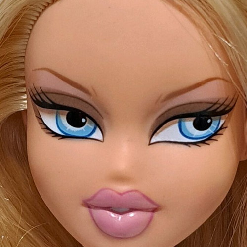 Bratz The Fashion Show Cloe nude used with flaws