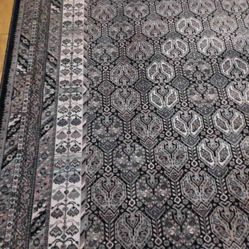 Machine-made wool rug used 3.00x2.00 from Viokarpet