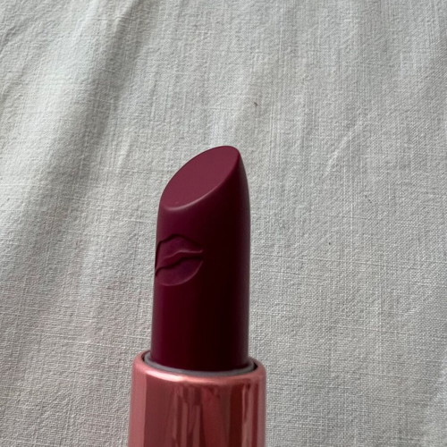 Makeup Revolution x Friends Phoebe lipstick brand new