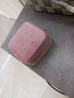 Jewelry box used, pink, 9x9 cm