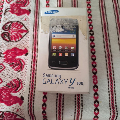 Samsung Galaxy Young Duos smartphone like new, dual SIM