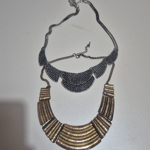 Set of necklaces, gold and silver color