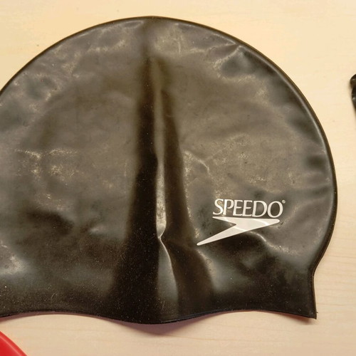 Swimming cap like new