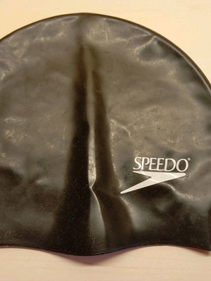 Swimming cap like new