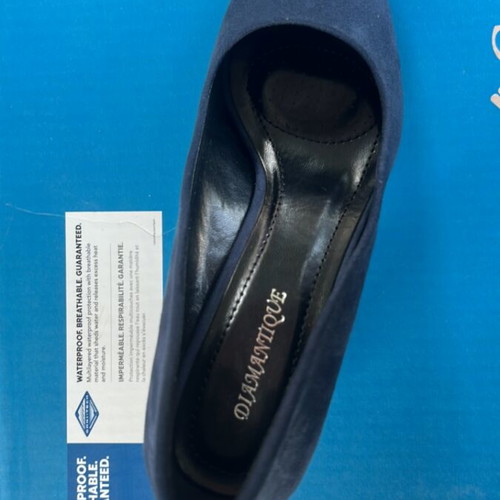 Diamantique Blue Suede Pumps like new, size 39, block heel