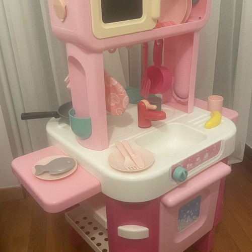 ELC children's kitchen like new with 16 accessories