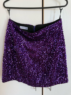 Kattis mini skirt with purple sequins like new