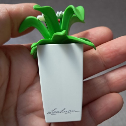 Playmobil flower pot with plant