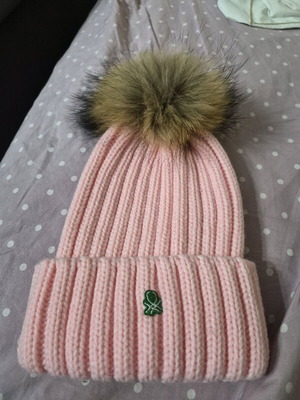 Benetton hat new pink with removable pompom