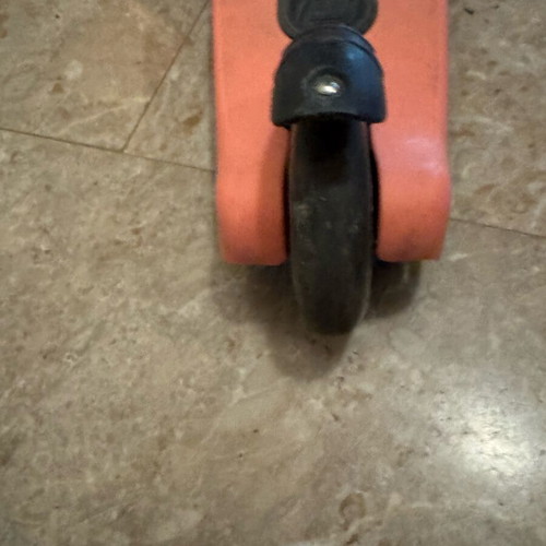 Scoot and Ride Highwaykick 3 LED scooter like new for kids 3+
