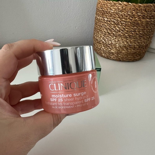 Clinique Moisture Surge SPF 25 Hydrator 50ml new