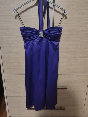 Purple dress like new with back zipper