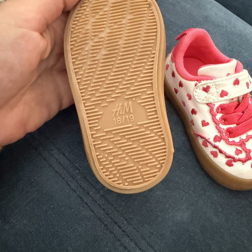 H&M Kids Shoes 18/19 Like New with Embroidered Details