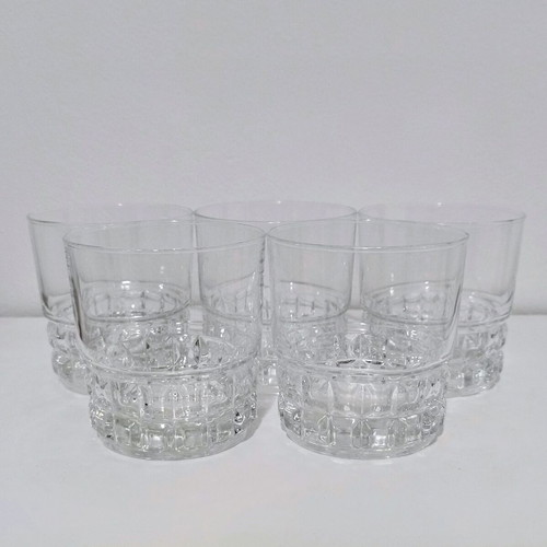 Vintage set of 5 whiskey glasses with embossed design like new