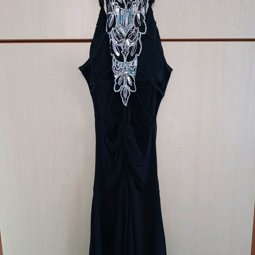 Mini dress like new with embroidery and beads on back, size S