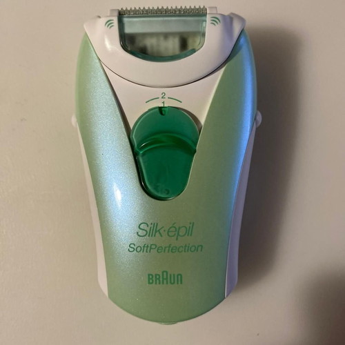 Braun Silk-épil SoftPerfection epilator like new with accessories