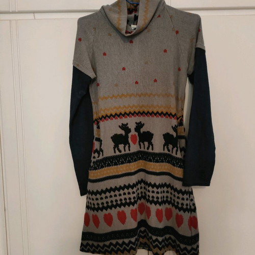 Elastic cotton dress used, size M, with deer and heart pattern