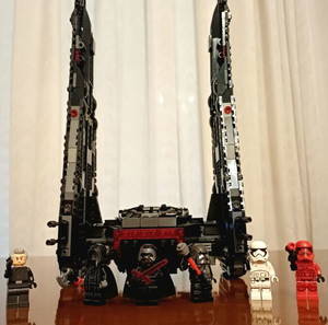 LEGO Star Wars - Kylo Ren's Shuttle (75256)